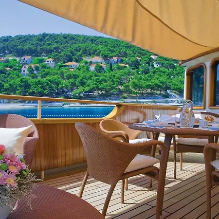 Seagull Ii Luxury Historic Static Charter Valletta