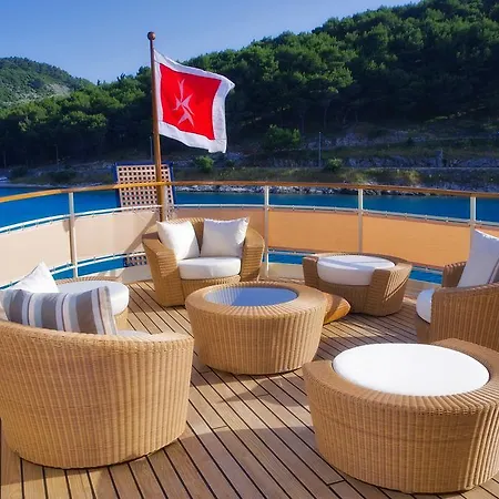 Botel Seagull Ii Luxury Historic Static Charter Valletta