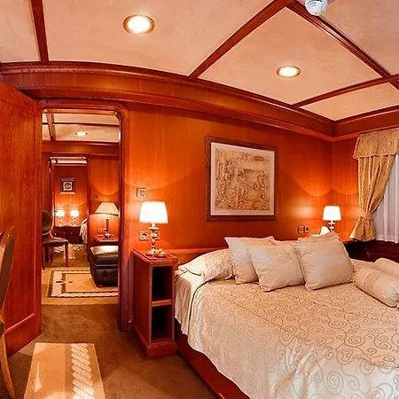 Seagull Ii Luxury Historic Static Charter Botel