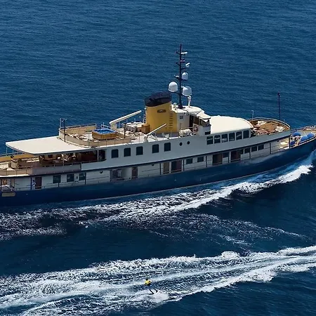 Seagull Ii Luxury Historic Static Charter Botel