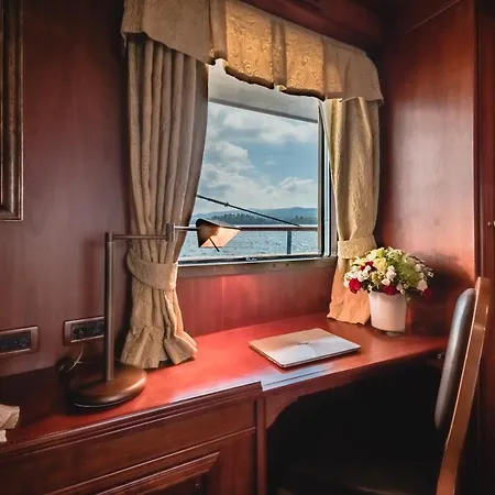 Seagull Ii Luxury Historic Static Charter 4* Valletta