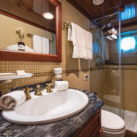 Seagull Ii Luxury Historic Static Charter 4* Valletta